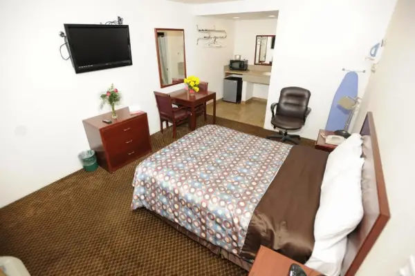 Victoria Motel 8