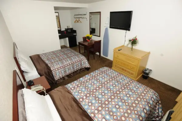 Victoria Motel 10