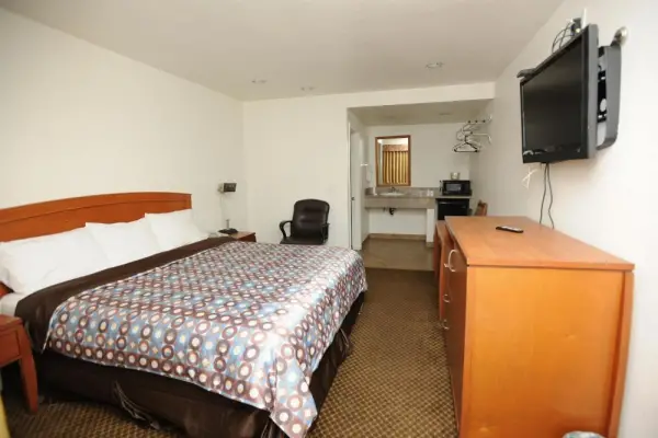 Victoria Motel 6